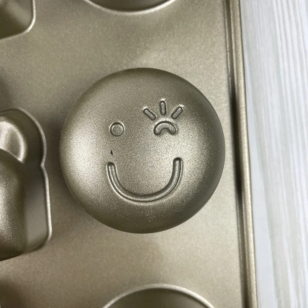 Williams Sonoma Flour‎ Shop Cake Bitelet Baking Pan-Unicorn,Heart,Rainbow,Smiley